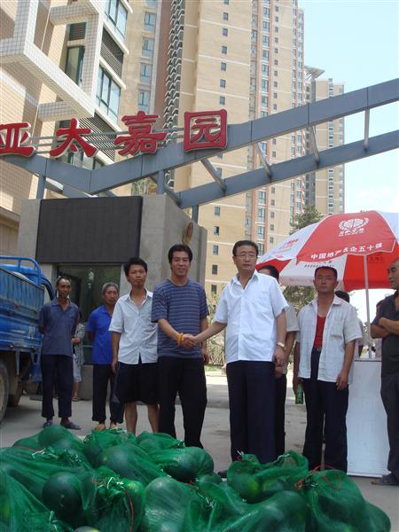 亞太股份公司“迎酷暑送清涼”慰問(wèn)各工程項(xiàng)目一線建設(shè)者